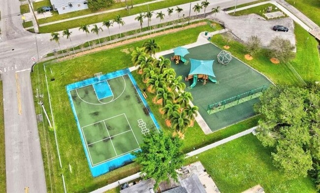 Building Photo - 6550 Winfield Blvd