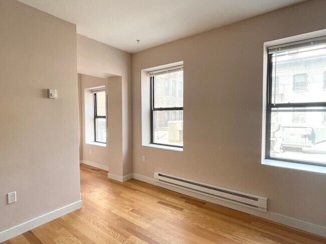 Building Photo - 23 Hudson St