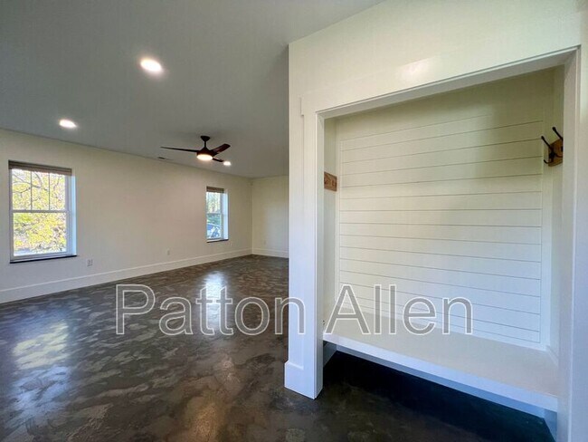 Building Photo - 21 Toxaway St