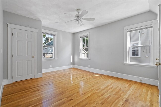 Building Photo - 146 Beech St