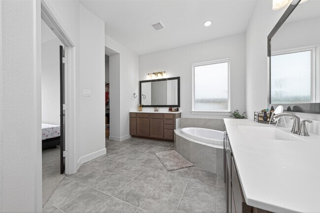 Building Photo - 14327 Vis Vw Dr