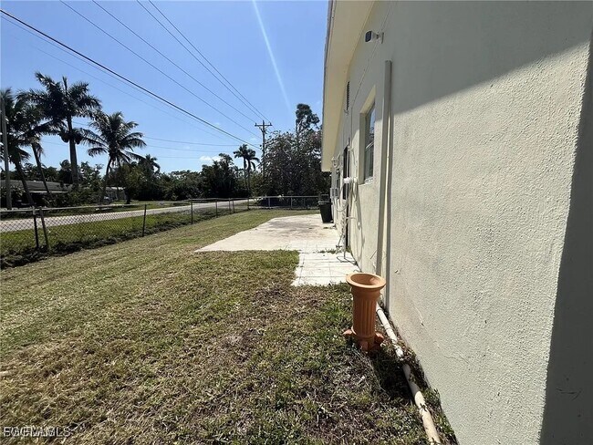 Building Photo - 138 Brooks Rd