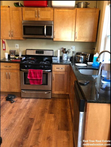 Building Photo - 135 St Alphonsus St