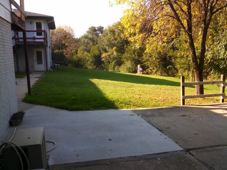 Building Photo - 1507 S Maple St