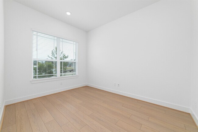 Building Photo - 5177 Enchanted Pne Ct