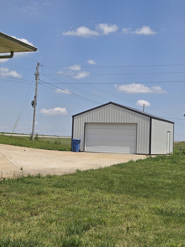 Building Photo - 655 Barkers Mill Rd