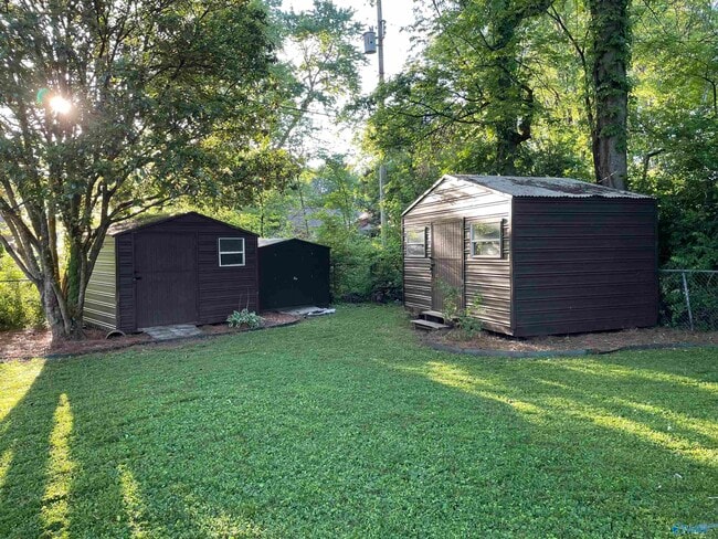 Building Photo - 612 Drummond Rd SW