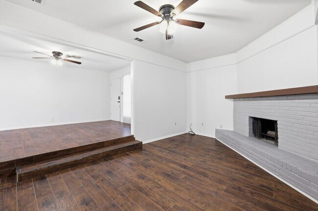 Building Photo - 106 N 9th St