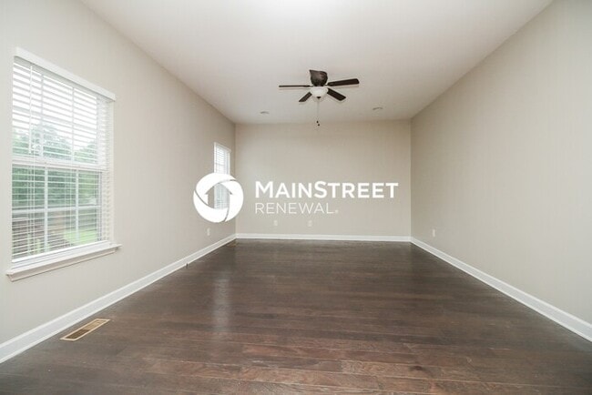 Building Photo - 4 Bedroom Pet-Friendly Home in Murfreesbor...
