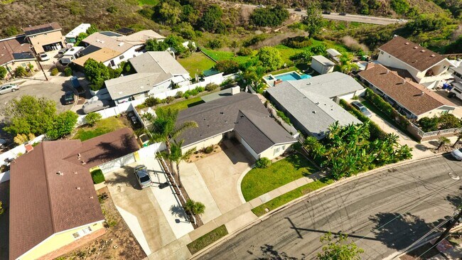 Building Photo - 4159 Mt Putman Ave