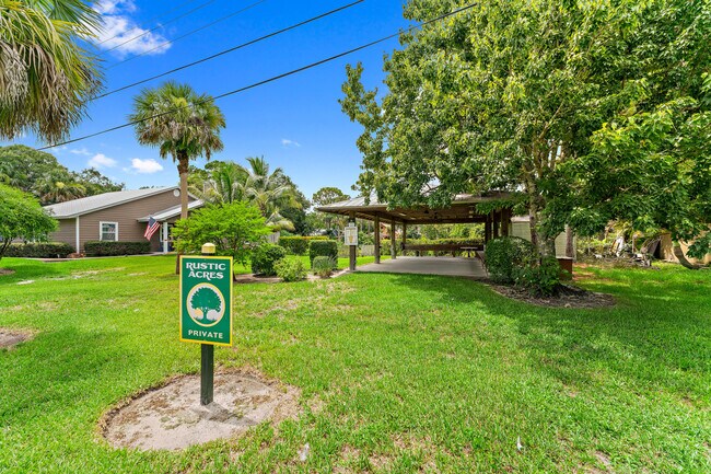 Building Photo - 856 SW Rustic Cir