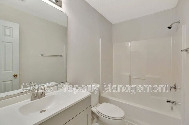 Building Photo - 8114 Shadow Oak Dr