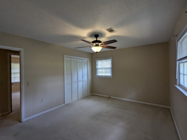 Building Photo - 813 McLemore Dr