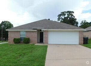 Building Photo - South Tyler - Handsome 3 Bedroom, 2 Bath H...