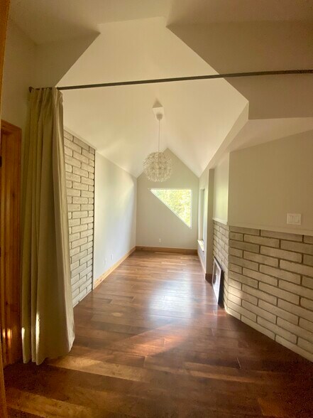 Sitting room 3rd floor - 125 Parkview Ter