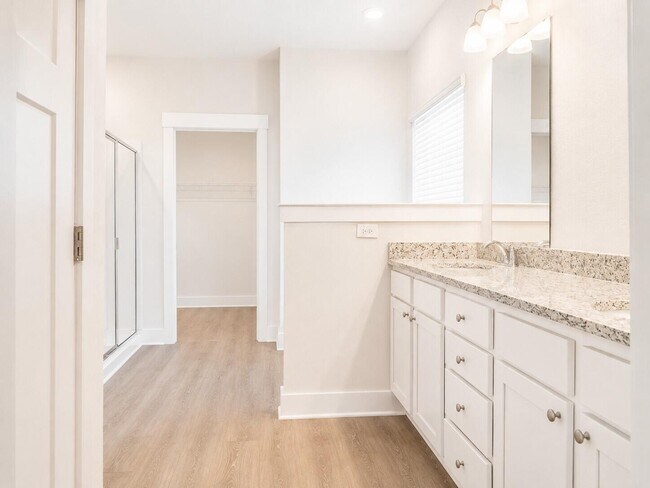 Building Photo - 6242 Jenks Dr