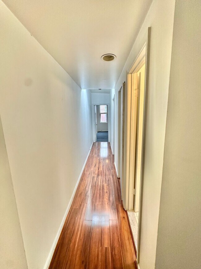 Building Photo - 2052 -Loukas