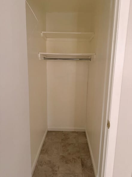 Building Photo - 1254 E 70th St