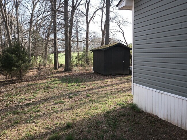 Building Photo - 327 Zimmerman Lake Rd