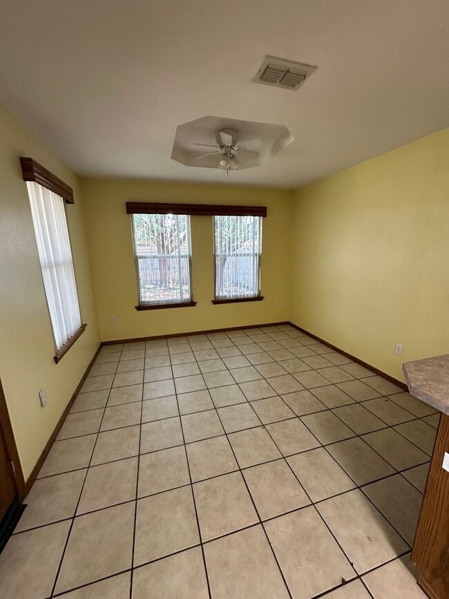 Building Photo - Cozy 4 Bed 2 Bath! Mesa School District !