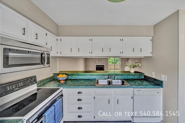 Building Photo - 7311 Maple Ct SW