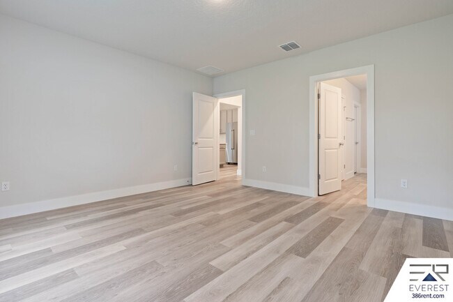 Building Photo - 51 Woodside Dr