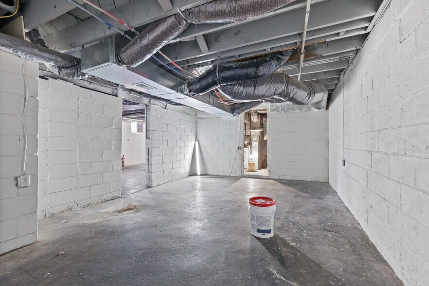 Building Photo - 1227 W 25th St