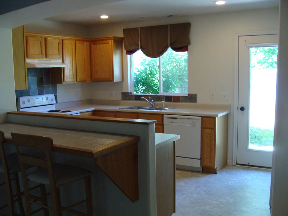 Kitchen - 1362 S 1190 W