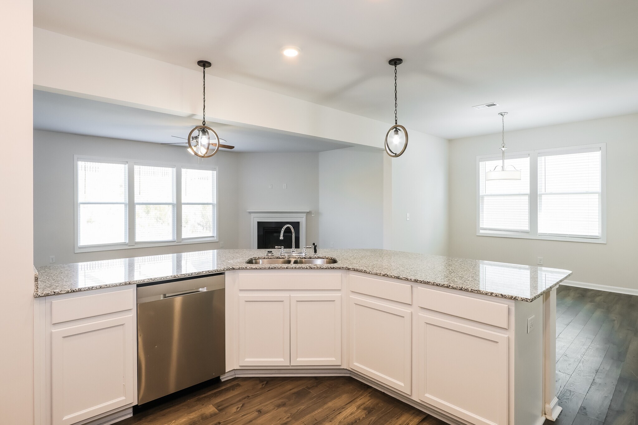 Building Photo - 875 Delta Ln