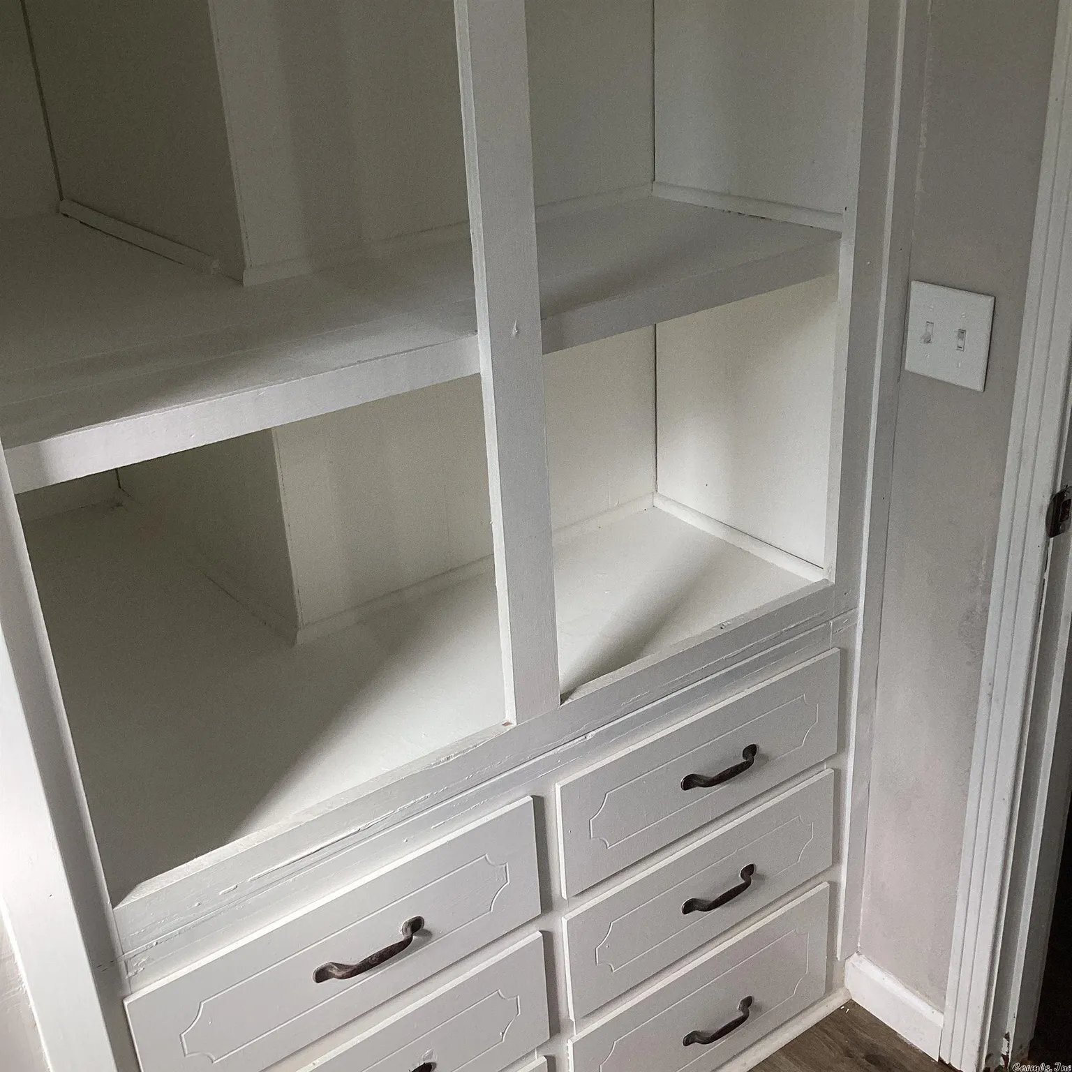 Building Photo - 713 Brewer St