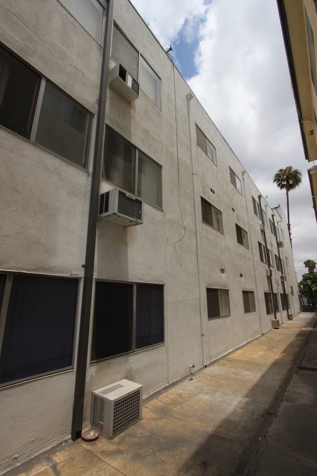 Building Photo - 1731 N Normandie Ave