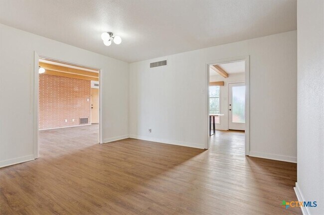 Building Photo - 2305 N 15th St