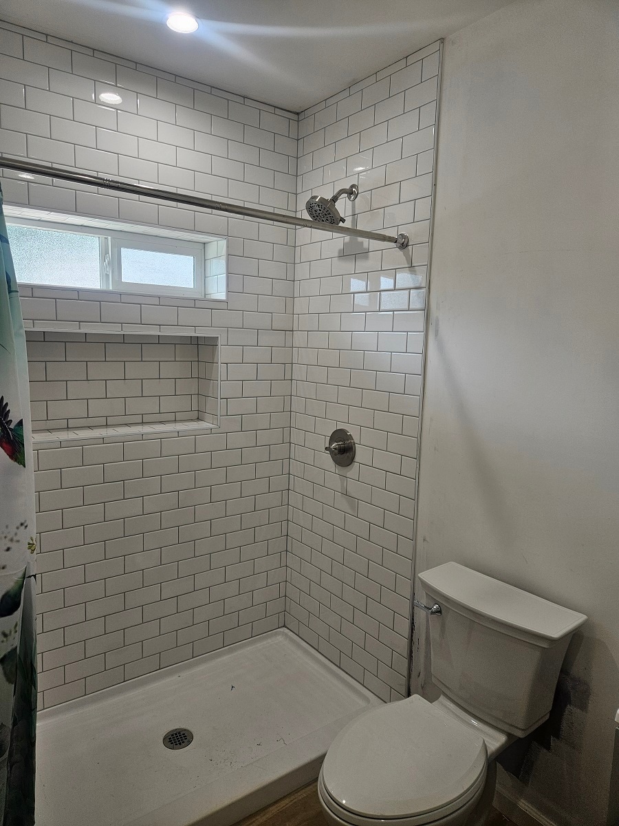 Bathroom - 17140 Rayen St