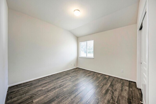 Building Photo - Large home in Pflugerville!  3 car garage - Highland Park Neighborhood
