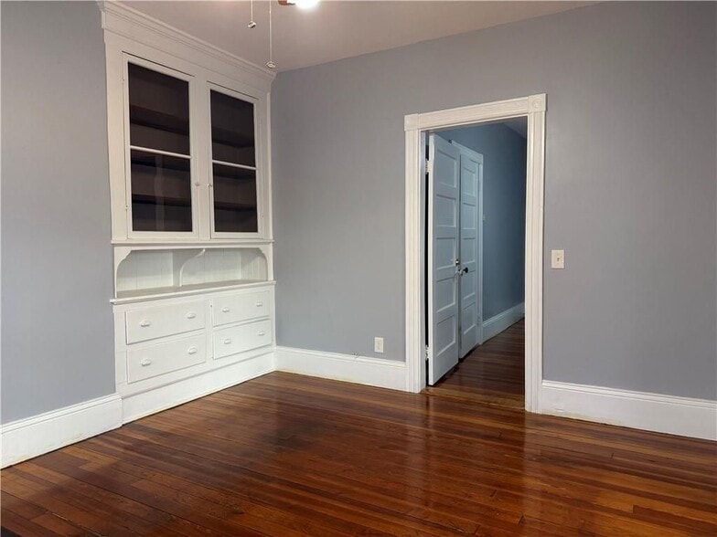 Building Photo - 53 Hadwin St