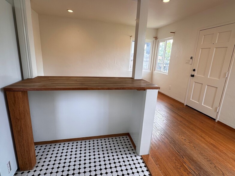 Building Photo - 4659 Idaho St