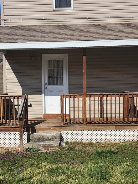 Back Yard - 108 Arch St