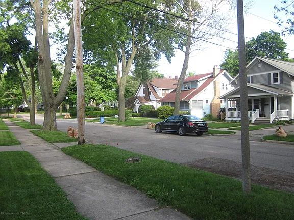 Building Photo - Charming 2-Bedroom Home in Saint Louis with Cozy 900 Sq Ft Layout!