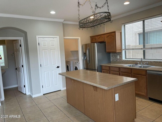 Building Photo - 3117 S Southwind Dr