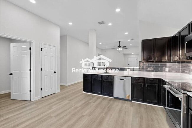 Building Photo - Completely Refreshed Forney Home MOVE IN R...