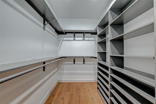 Building Photo - 21102 W Kelsey Creek Trail