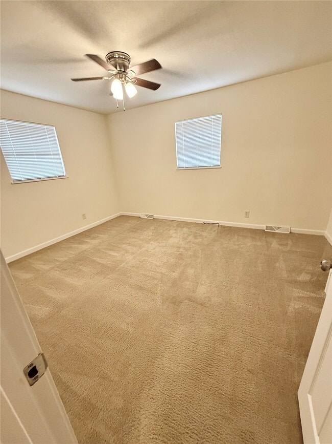 Building Photo - 455 S 6th St