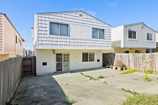 Building Photo - 64 Lycett Cir