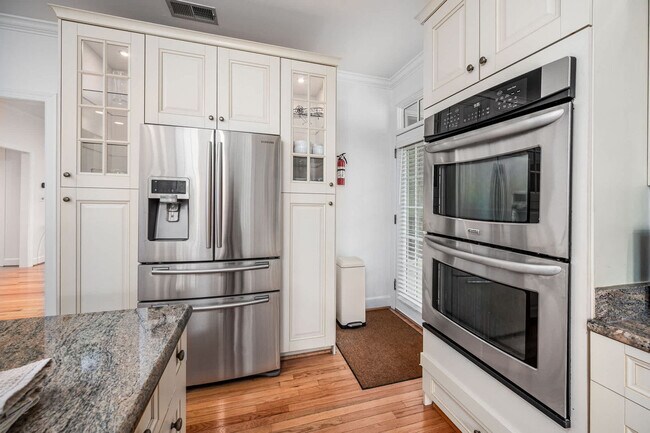 Building Photo - 11468 Club Dr