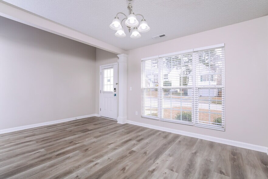 Building Photo - 3004 Ranburne Dr