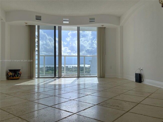 Building Photo - 5701 Collins Ave