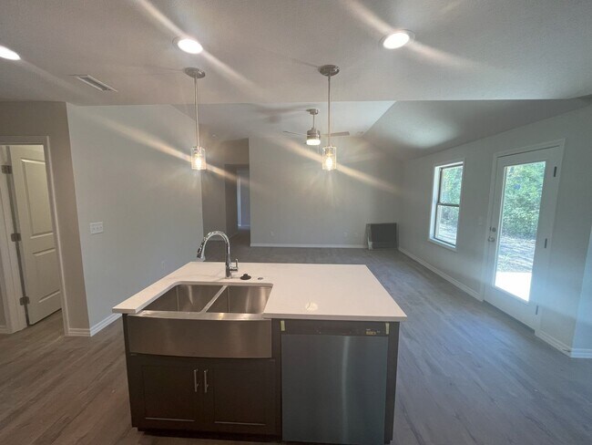 Building Photo - 1-year old, 3 Bedroom Home In Willard School District