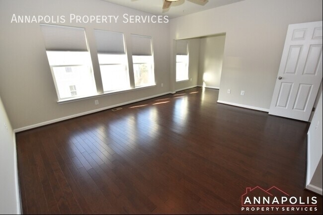 Building Photo - 122 Lejeune Way