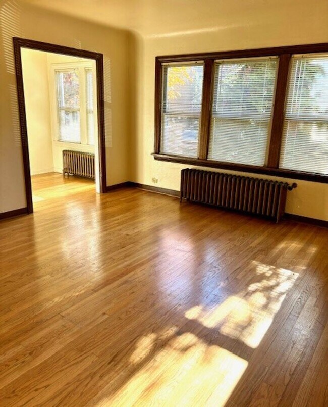 Interior Photo - Catalina Apartments