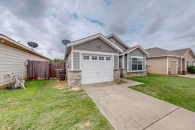 Building Photo - Adorable 3 bedroom 2 bath in Burleson Texas!